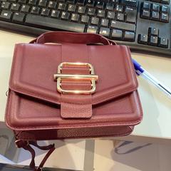 Taška Rouge bordeaux, jak nahlášeno MEININGER Hotel Paris Porte de Vincennes pomocí iLost