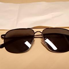 Zonnebril, zoals gemeld door Mövenpick Hotel Amsterdam City Centre met iLost