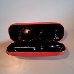 Glasses case with glasses Rood, as reported by Familiepark Drievliet using iLost