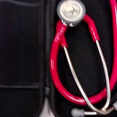 سماعة الطبيب Roze، كما تم الإبلاغ عنه بواسطة Vrije Universiteit Amsterdam عبر iLost