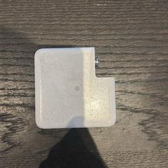 Adapter Apple, rapporterat av Van der Valk Hotel Amsterdam-Amstel med iLost