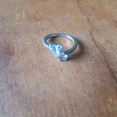 Pandora ring، كما تم الإبلاغ عنه عبر iLost