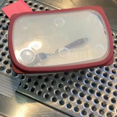 Kopp Rot, rapporterat av MEININGER Hotel Berlin Alexanderplatz med iLost