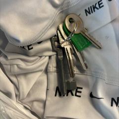 Bokserki & Klucze White Boxers + KEYS, zgłoszono przez MEININGER Hotel Bremen Hauptbahnhof przy użyciu iLost