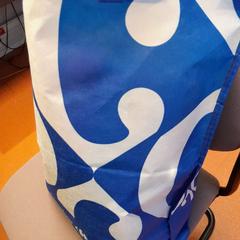 Táska bleu, amint azt TCL az iLost segítségével jelentette.