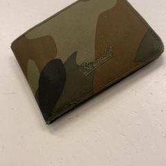 Portemonnee Kuldasovs がiLostで HTM によって報告されました