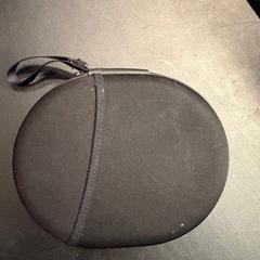 İLost kullanarak Van der Valk Hotel Assen tarafından bildirildiği gibi Kulaklıklar Zwarte met doos