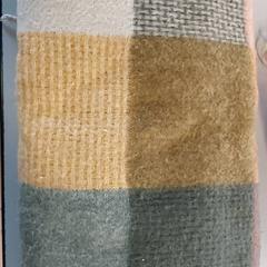 Kleding - sjaal, segons ha informat Centraal magazijn mitjançant iLost