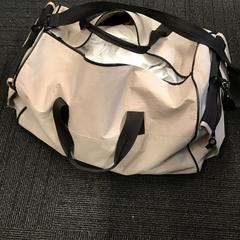 Táska Beige, amint azt Gemeente Nijmegen az iLost segítségével jelentette.