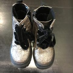 Zapatos, ha sido reportado por Qbuzz U-OV con iLost