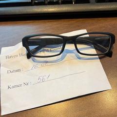 Lesebrille zwart, gemeldet von Haven Hotel Rotterdam über iLost