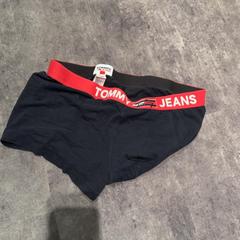 Roupa interior, segundo informou Van der Valk Hotel Haarlem usando iLost