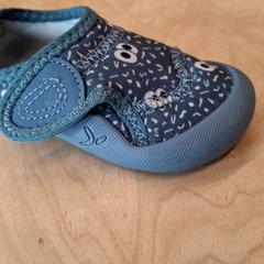 Chaussure bébé, gemeldet von IKEA Lyon Grand Parilly über iLost