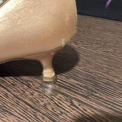 Zapatos - 100125 RIEU 2, ha sido reportado por Ziggo Dome con iLost