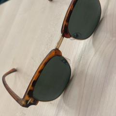 Okulary słoneczne Tijgerprint, zgłoszono przez IKEA Utrecht przy użyciu iLost