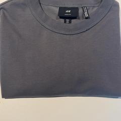 Tシャツ T-shitt がiLostで Inntel Hotels Amsterdam Landmark によって報告されました