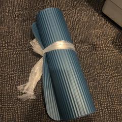 Estera de yoga, ha sido reportado por Van der Valk Hotel Utrecht con iLost