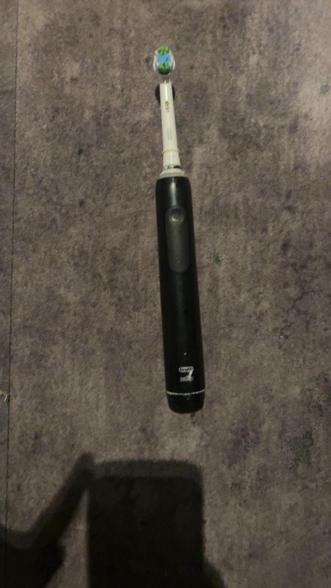 Toothbrush Oral B