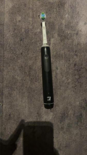 Toothbrush Oral B