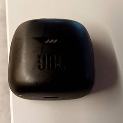 Earphones Zwart jbl, as reported by Heidelberglaan 7 using iLost