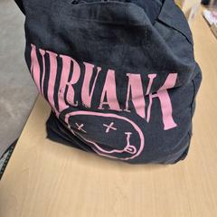 Táska Zwart Nirvana, amint azt Connexxion Zeeland az iLost segítségével jelentette.