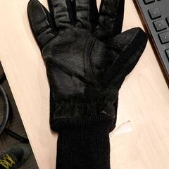 Rukavice Cuir noir, jak nahlášeno IKEA Strasbourg pomocí iLost