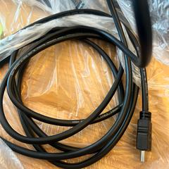 Hdmi-kabel zwart, rapporterat av Amsterdam ID Aparthotel med iLost