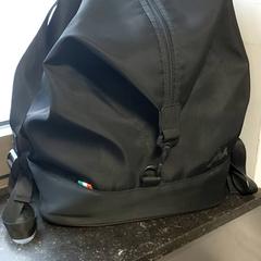 Hátizsák, amint azt Regio Oost-Vlaanderen az iLost segítségével jelentette.