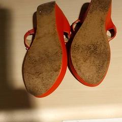 Kleding Schoenen, ha sido reportado por Centraal magazijn con iLost