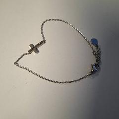 القلائد والقلادات، كما تم الإبلاغ عنه بواسطة St. Antonius Ziekenhuis Utrecht عبر iLost