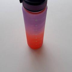 Beker Rood en roze, ha sido reportado por St. Antonius Ziekenhuis Woerden con iLost