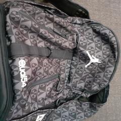 Ryggsäck - Jordan, grijs bruin, rapporterat av Centraal magazijn med iLost