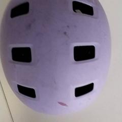 Casco da bici Lila, come riportato da Regio Antwerpen - Brussel utilizzando iLost