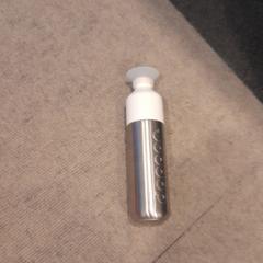 Ampolla per beure, segons ha informat Internationaal Theater Amsterdam mitjançant iLost