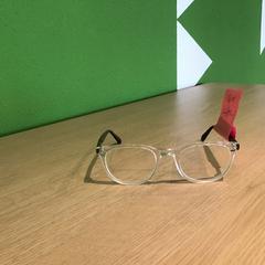 Ulleres Kleurloos zwarte pootjes, segons ha informat HvA Corry Tendeloohuis mitjançant iLost