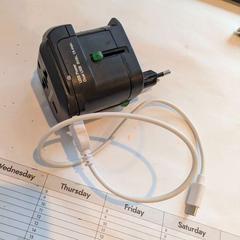 Adapter, amint azt Inntel Hotels Utrecht Centre az iLost segítségével jelentette.