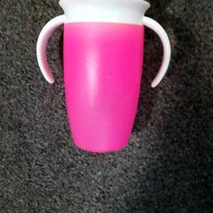 Ivópohár Roze, amint azt Burgers' Zoo az iLost segítségével jelentette.