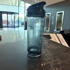 Garrafa, como reportado por Van der Valk Hotel Veenendaal utilizando o iLost