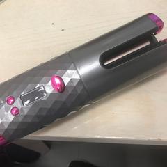 hair curl , hair straightner がiLostで MEININGER Hotel Amsterdam Amstel によって報告されました