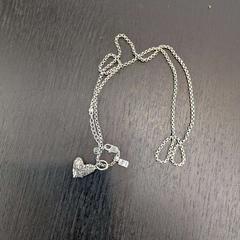 Bájos nyaklánc Zilver, amint azt Gemeente Tiel az iLost segítségével jelentette.