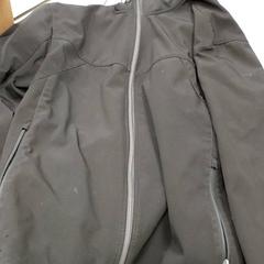 Kläder Jas, rapporterat av Regio Limburg - Leuven med iLost