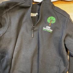 Svetr Dirk van oorschot hoveniers bedrijf, jak nahlášeno Designer Outlet Roosendaal pomocí iLost