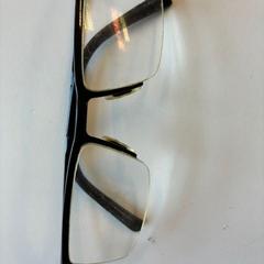 Óculos, como reportado por Regio Oost-Vlaanderen utilizando o iLost