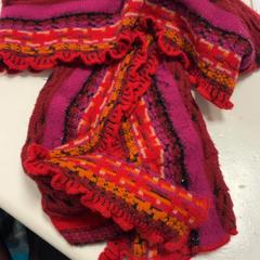 Châle Paars rood, a été signalé par Koninklijk Theater Carré utilisant iLost