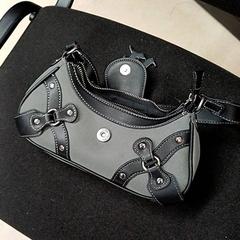 Handtas, zoals gemeld door Qbuzz GD Groningen Peizerweg met iLost