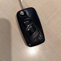 Chiave de voiture, come riportato da IKEA Toulouse utilizzando iLost