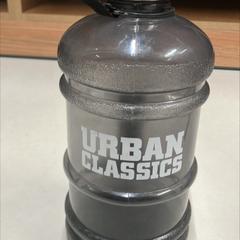 물 병 Urban Classics, iLost를 사용하여 Vrije Universiteit Brussel (VUB)에 보고됨