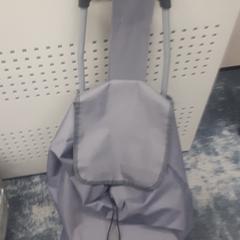 Boodschappentrolley, rapporterat av Transdev Gooi en Vechtstreek med iLost