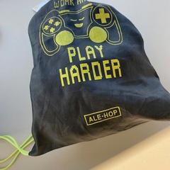 İLost kullanarak Regio West-Vlaanderen tarafından bildirildiği gibi Sırt çantası