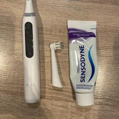 Spazzolino elettrico, come riportato da Van der Valk Hotel Apeldoorn - De Cantharel utilizzando iLost